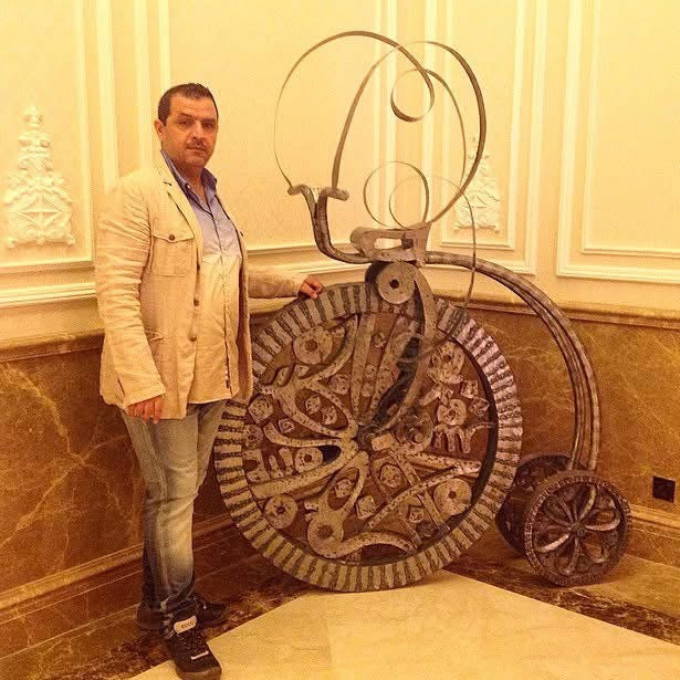 Golden Horses Sculpture — Islamic Cities